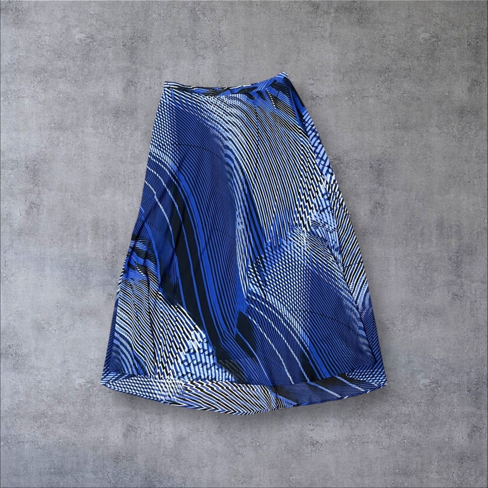 Wavy Pattern Maxi Skirt
